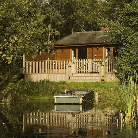The Tranquil Otter Szálloda 5*