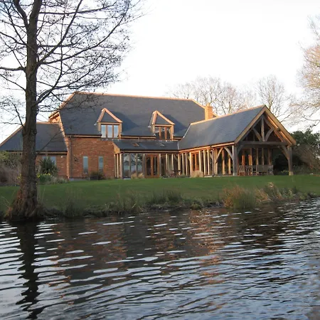 The Tranquil Otter Hotel