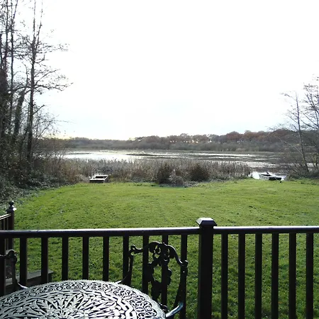 The Tranquil Otter Szálloda 5*