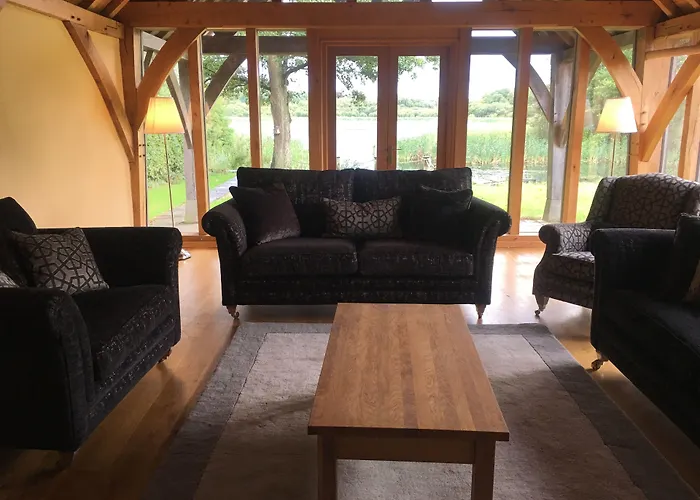 The Tranquil Otter Hotel