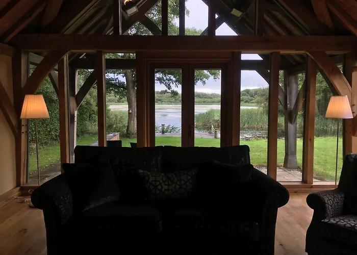 The Tranquil Otter Hotel